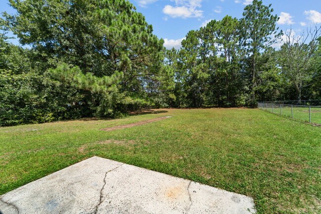 Building Photo - 234 Deerwood Dr