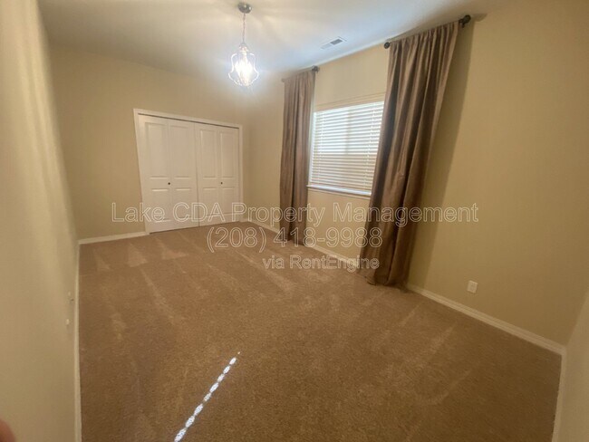 Building Photo - 1148 W Grove Way