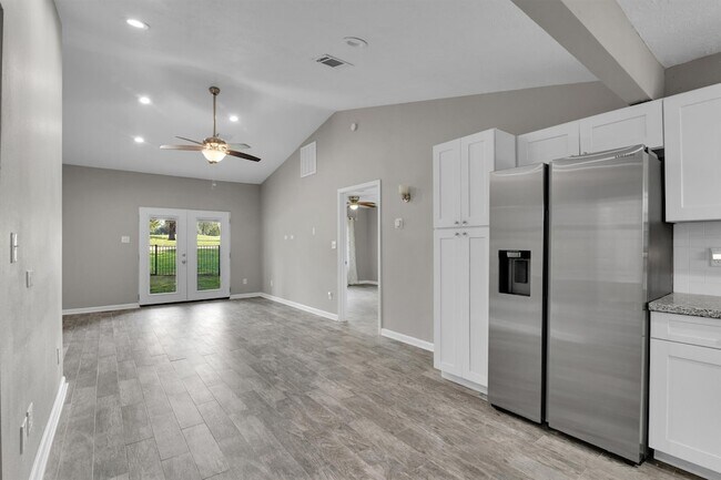 Building Photo - 3539 Balboa Cir