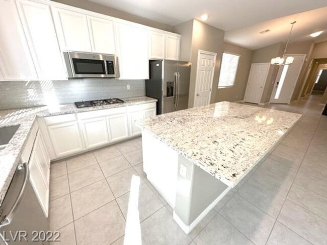 Building Photo - Smart Home. Henderson Beauty In Gated Comm...