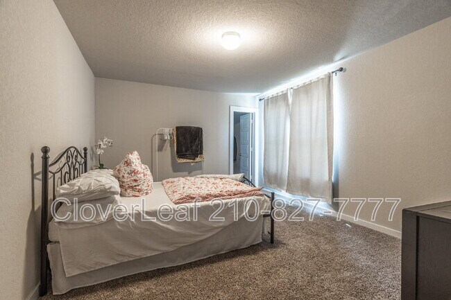 Building Photo - 709 Stonemanor Bay