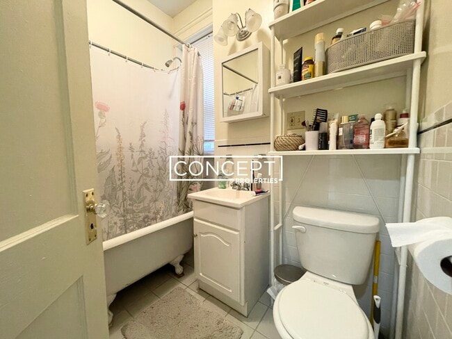 Building Photo - 195 Park Dr