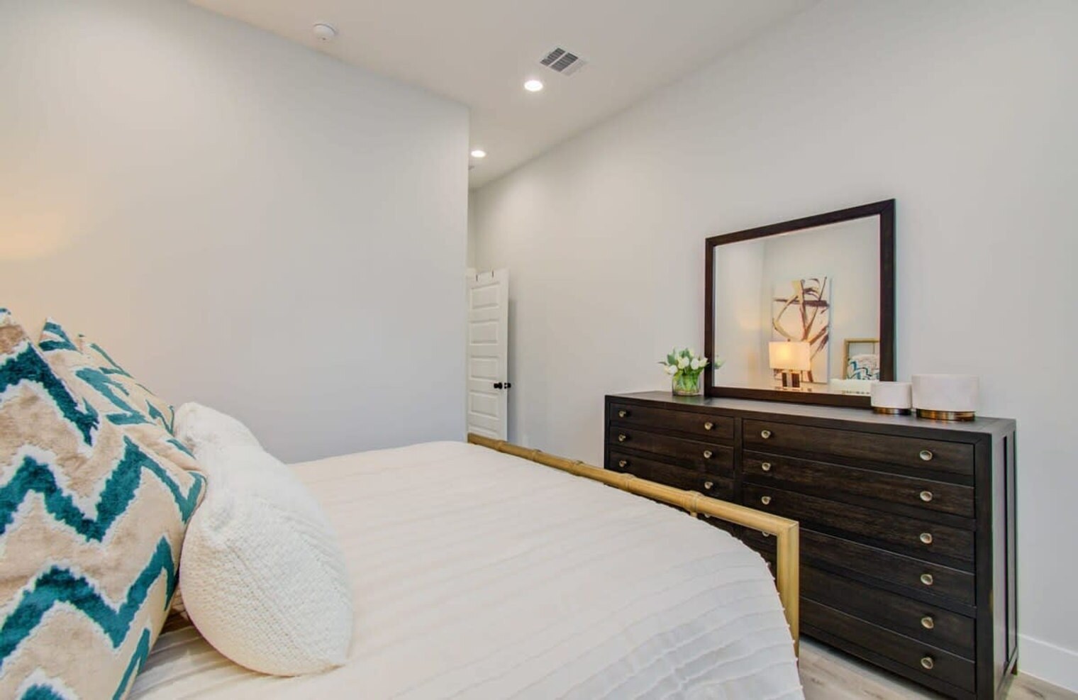 Building Photo - 5605 Mulvey St