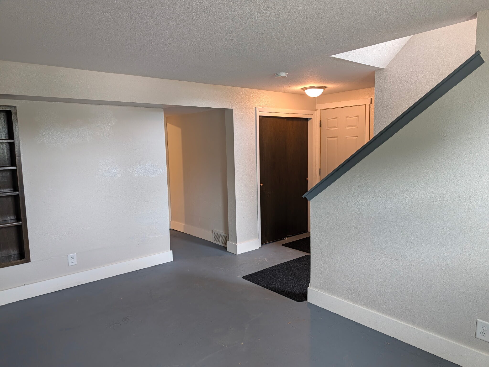 Building Photo - 2311 Mole Ave