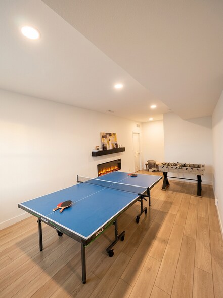 Building Photo - 821 Wildrose Pl