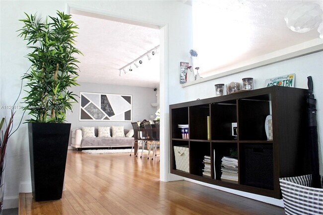 Building Photo - 1650 NE 171st St