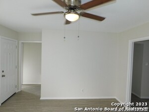 Building Photo - 923 Spring Park St