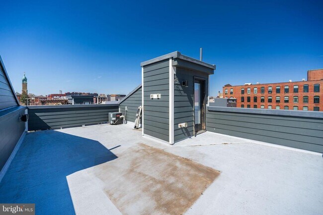 Building Photo - 1442 Hope St