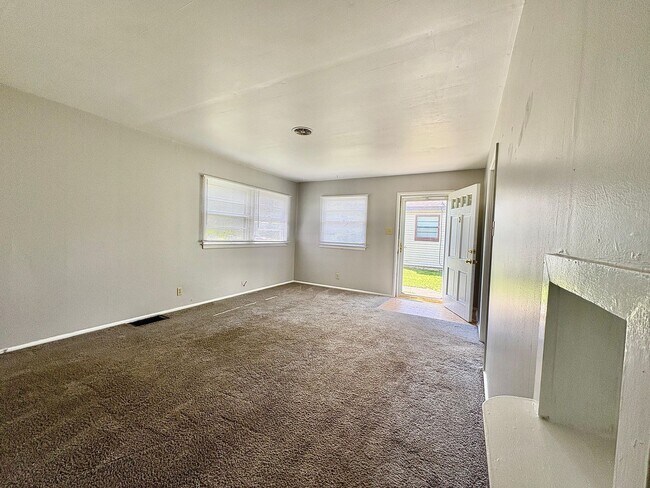 Building Photo - 411-413 s 28th