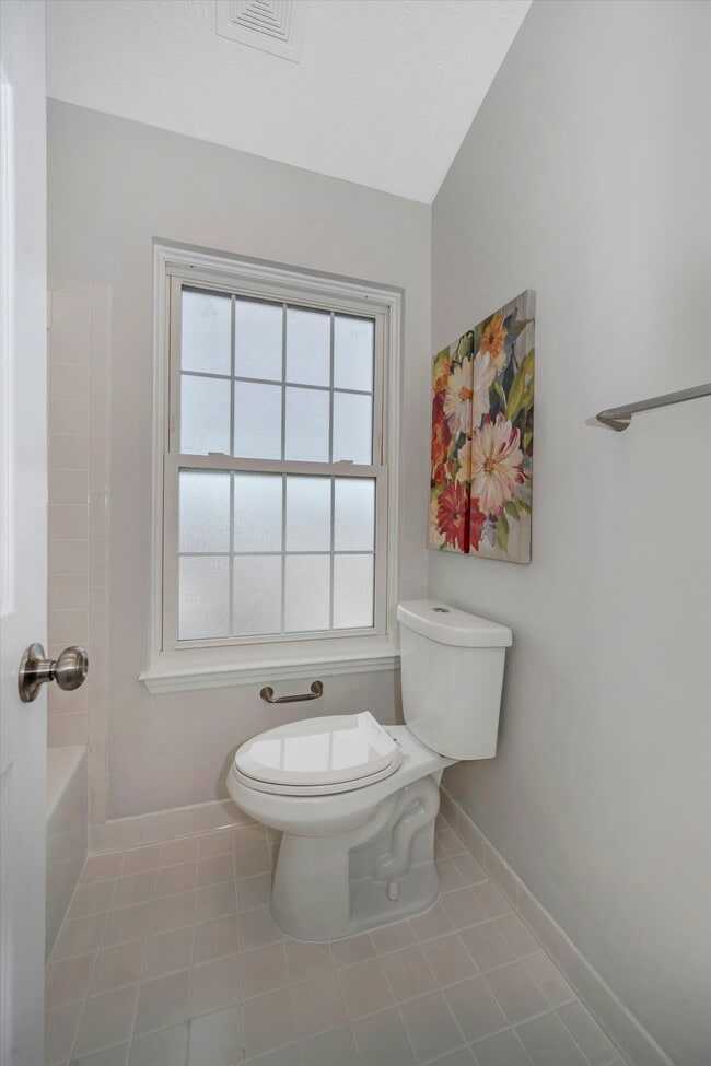 Building Photo - 509 Sugarbush Cir