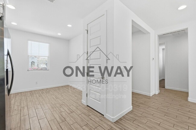 Building Photo - 2962 E Mohave Ln