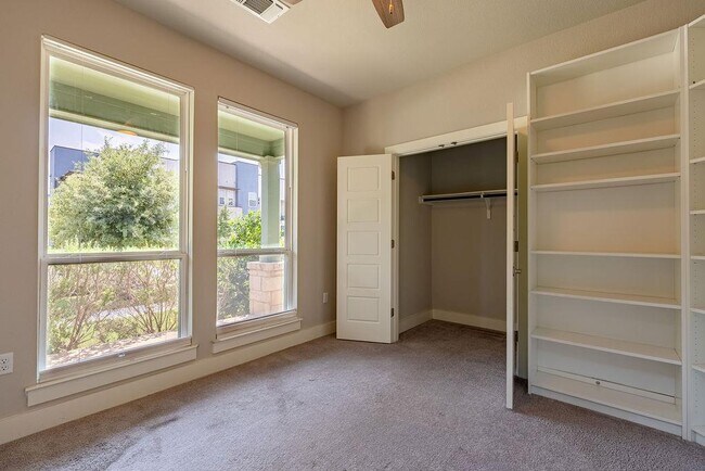 Building Photo - 6004 Corrine Ln