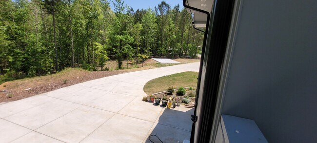 Building Photo - 6170 Saint James Ct