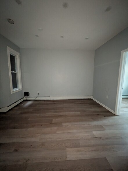 Building Photo - 644 Kennedy Blvd