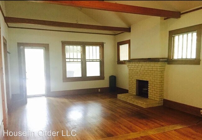 Building Photo - 3 br, 1 bath House - 127 Flint Street