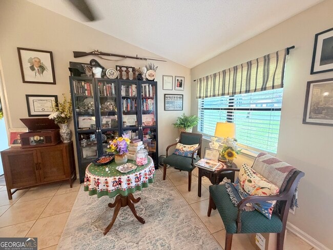 Building Photo - 130 N Woodvalley Dr