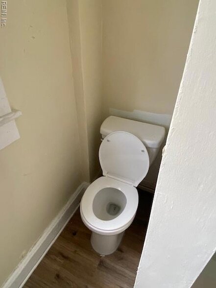 Building Photo - 3016 Somme Ave