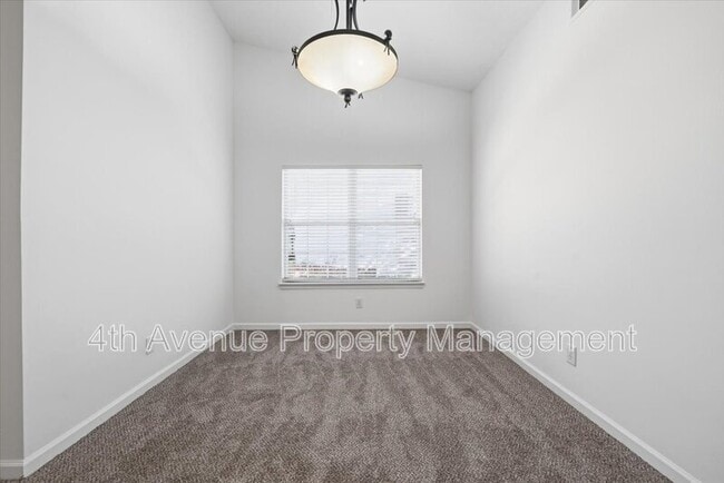 Building Photo - 407 Crested View Dr