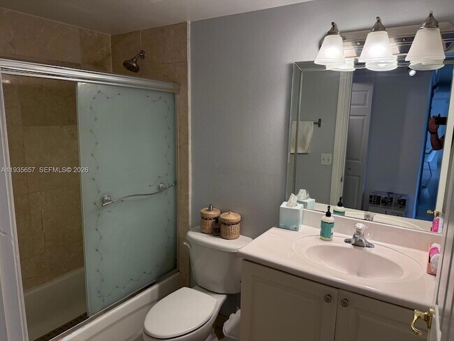 Building Photo - 101 Sidonia Ave