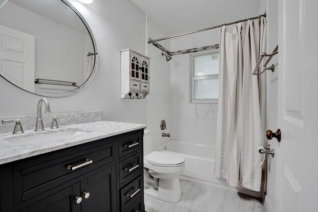 Building Photo - 1283 Barnstaple Cir