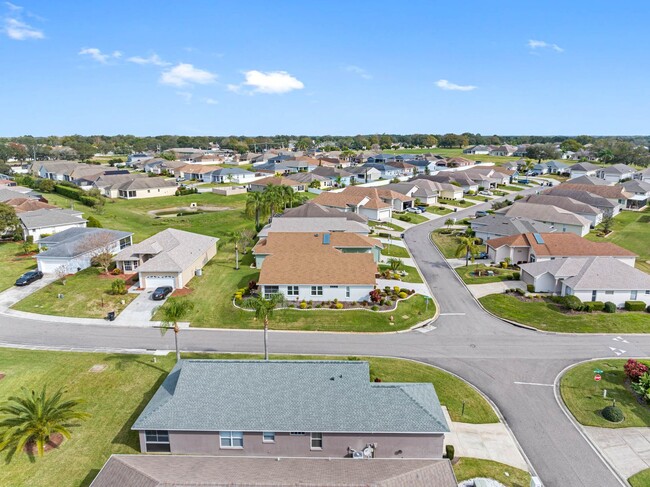 Building Photo - Exquisite Huntington Hills Golf and Countr...