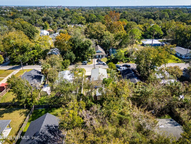 Building Photo - 501 Aiken St