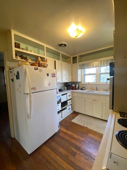 Kitchen - 505 Dorrance St