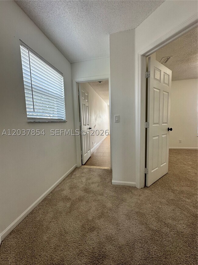 Building Photo - 5541 NW 90th Ave