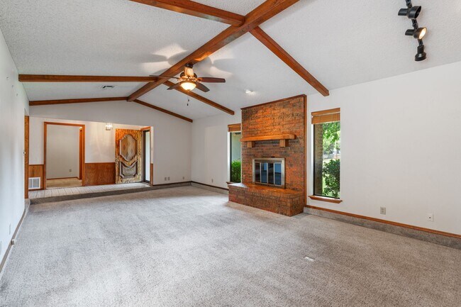 Building Photo - Well-Kept Home in Crosby Park Estates