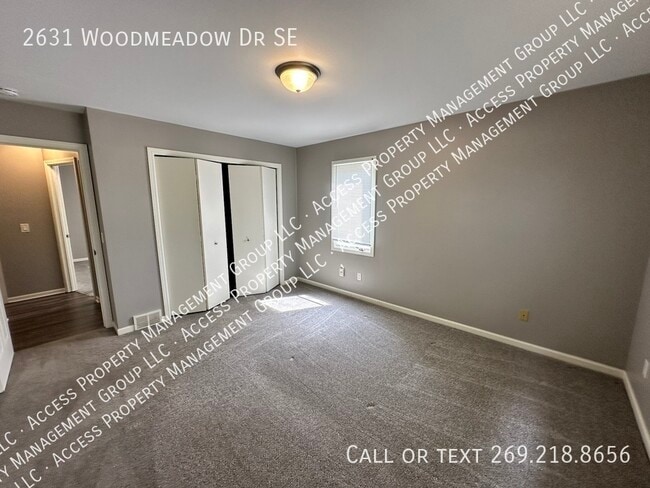 Building Photo - 2631 Woodmeadow Dr SE