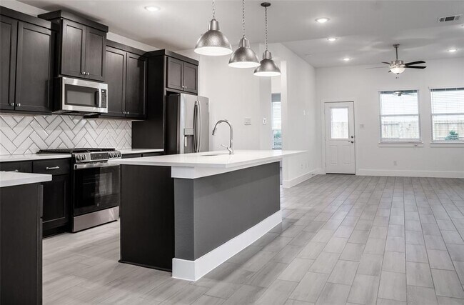 Building Photo - 30930 Star Gazer Rd