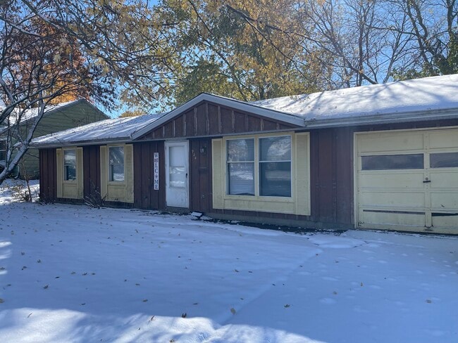 Primary Photo - 924 Blue Ridge Dr