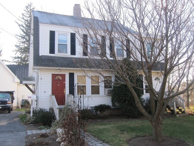 Building Photo - 41 Richwood St