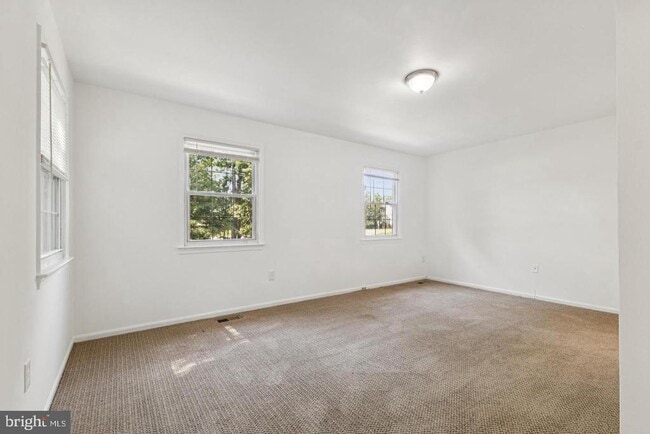 Building Photo - 10271 Braddock Rd