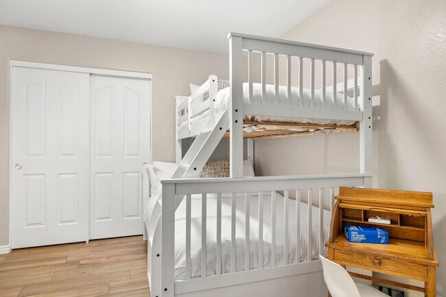 Building Photo - 4111 S Dewdrop Ct