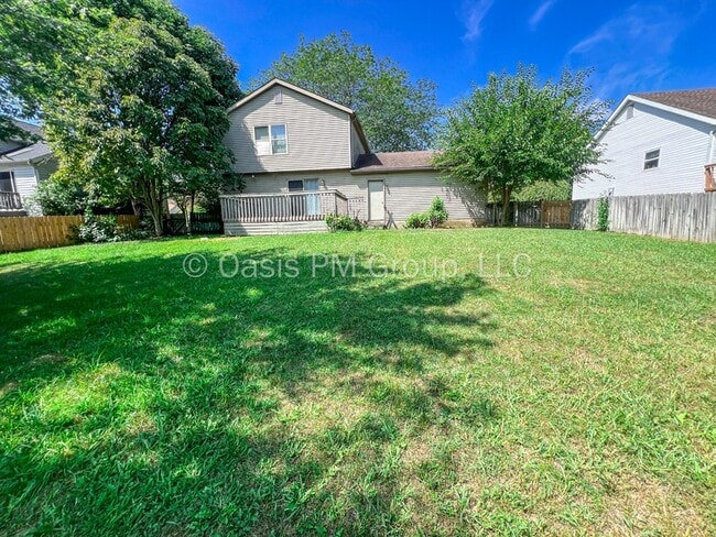 Building Photo - 1449 Valley Dr