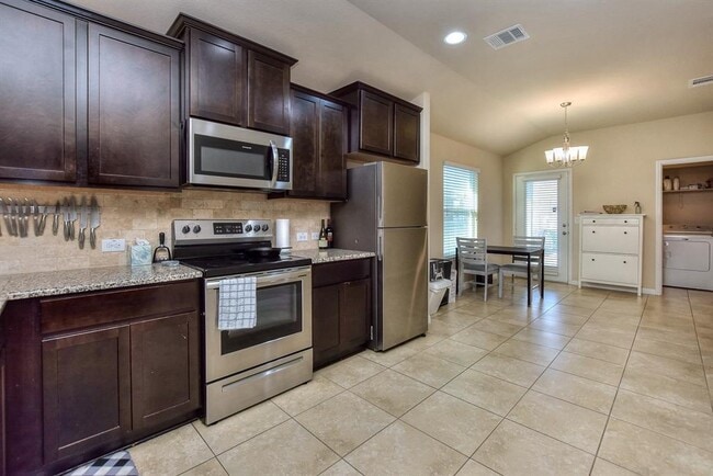 Building Photo - 404 Craters of the Moon Blvd