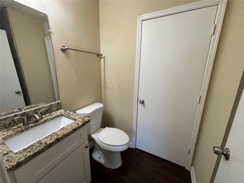 Building Photo - 3972 Glenwood Downs Ln