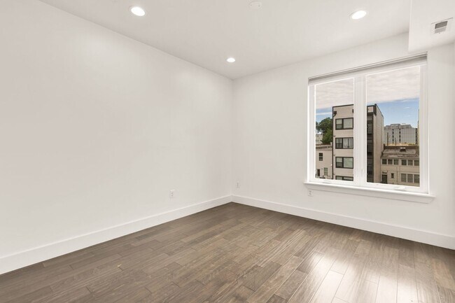Building Photo - Beautiful 2 Bed/2 Bath in Petworth