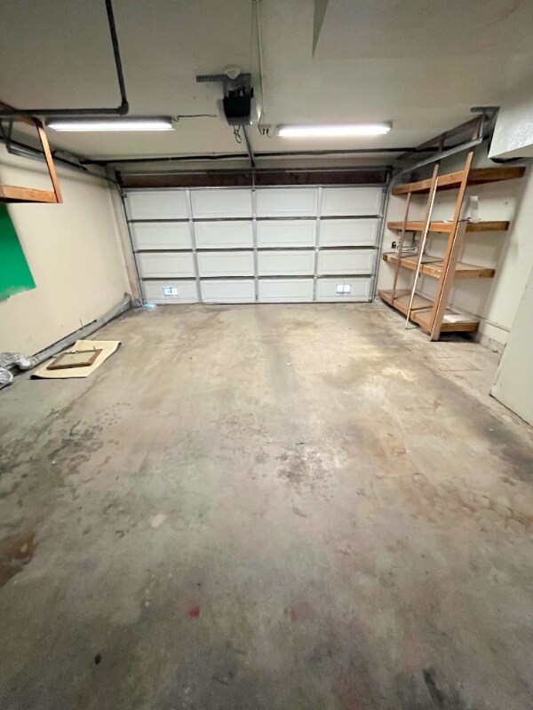Building Photo - 111 E Rosewood Ct