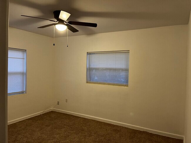 Building Photo - 424 N Frankfort Ave