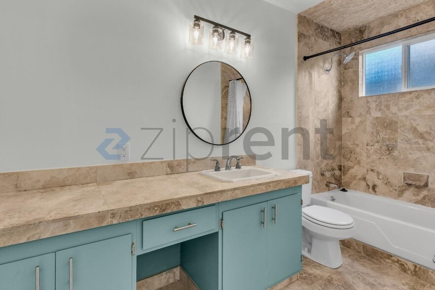 Building Photo - 3549 NW Jetty Ave