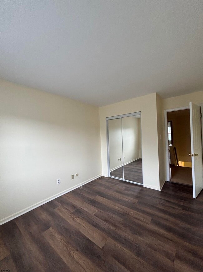 Building Photo - 5120 Radnor Ct