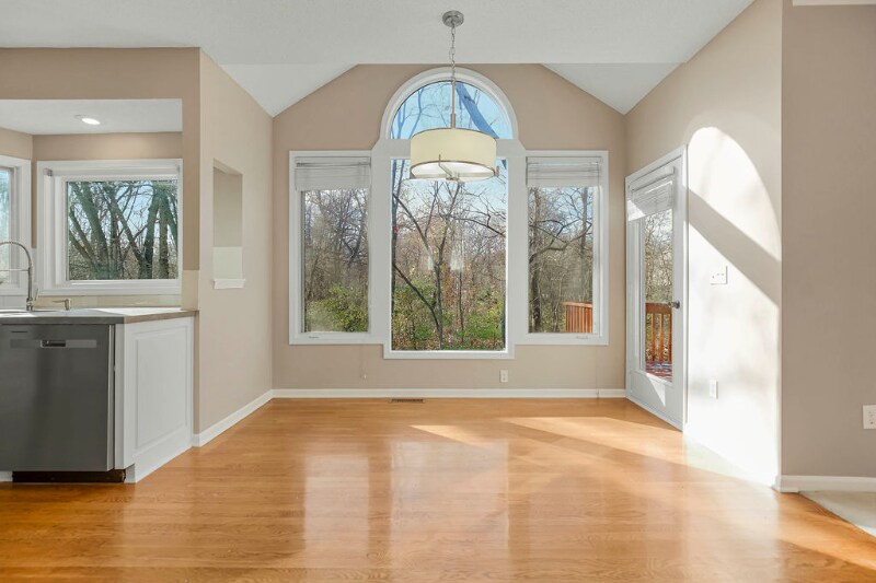 Building Photo - 5933 W 153rd St