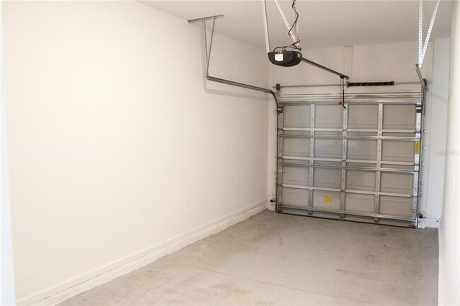 Building Photo - 7405 Stone Crk Trl