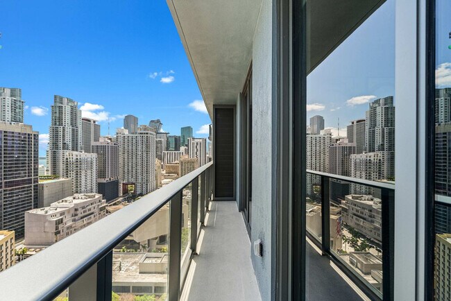 Building Photo - 121 NE 5th St