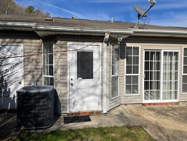 Building Photo - For Rent