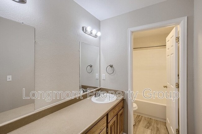 Building Photo - 303 Sweet Valley Ct