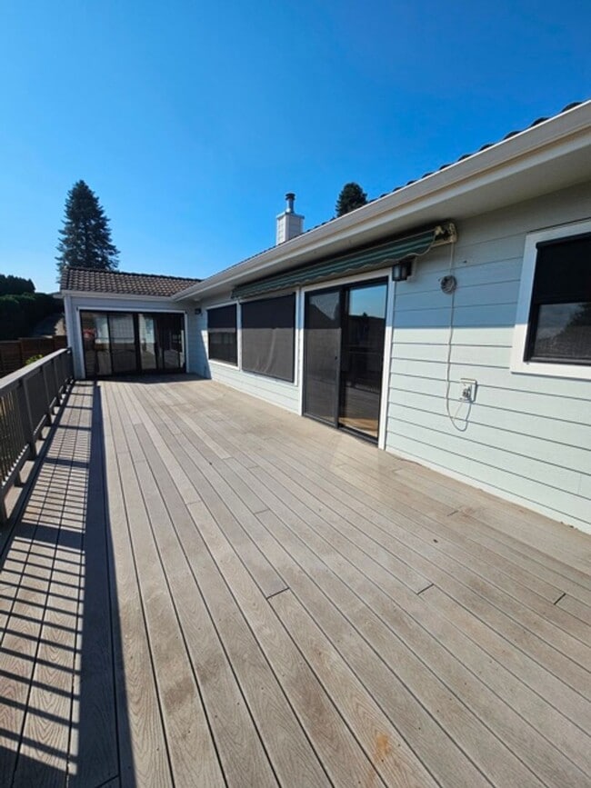 Building Photo - 3Bd/2Ba Single Story Home-For viewing!