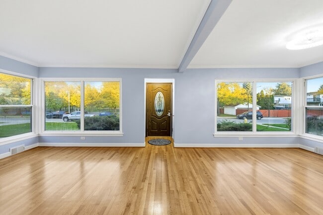 Building Photo - 4656 N Narragansett Ave